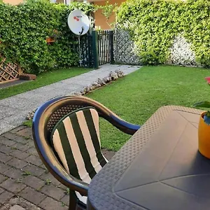  Apartment La Casa Di Davide Con Giardino E Garage